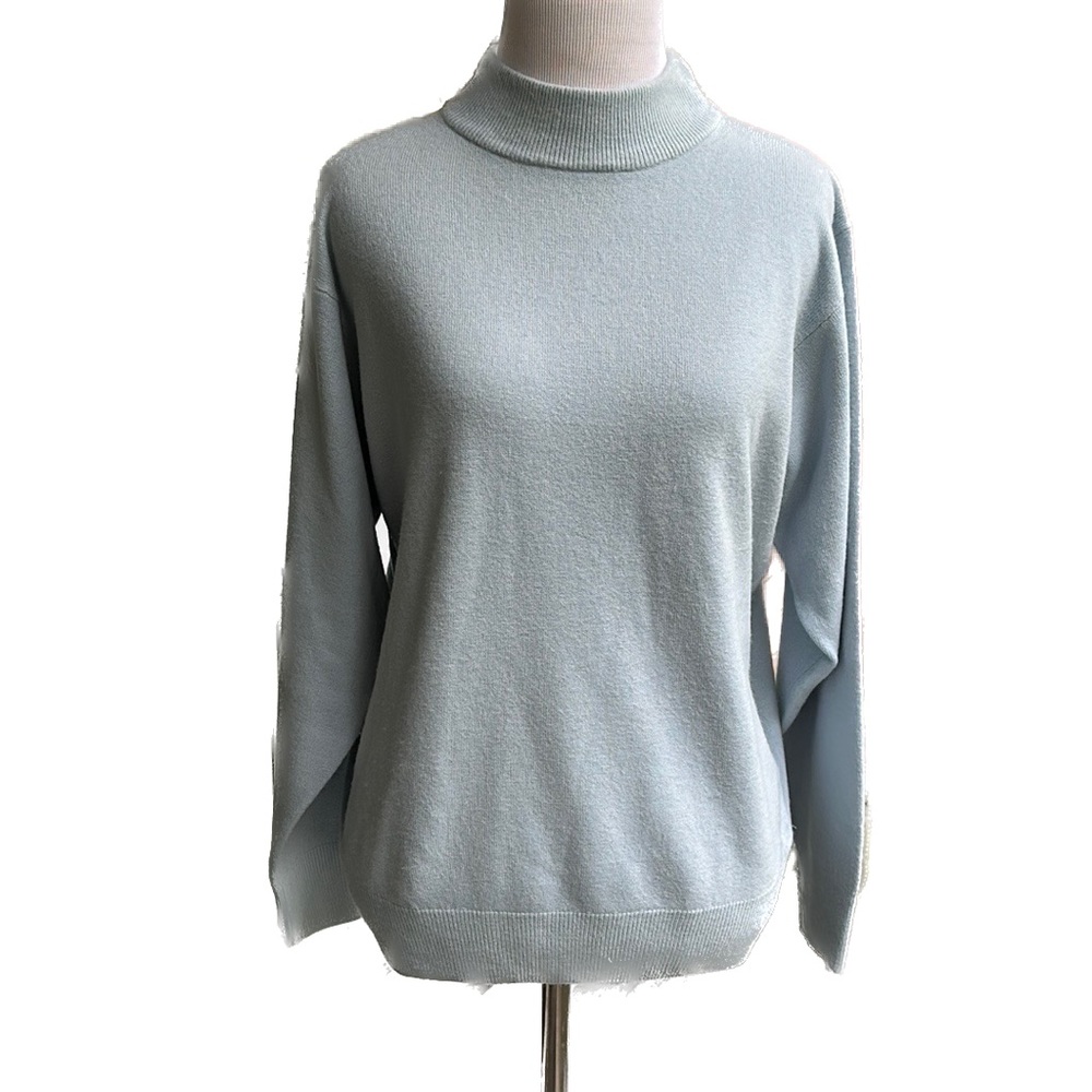 TanJay Petites Soft Light Blue Crewneck Sweater M